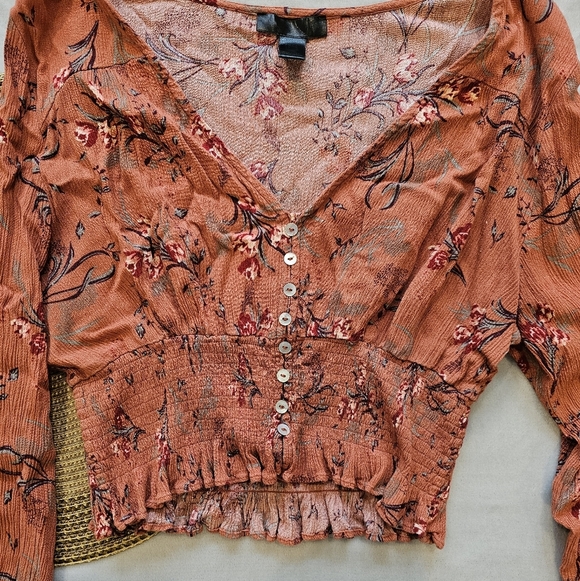 💥4 for $25💥 Floral Rust Button-Up Women's Top - Picture 2 of 5